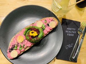 Beetroot hummus with avocado at The Avocado Show - Stalpertstraat in Amsterdam