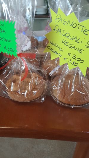 Dolci pasquali at Insoljto Ristorante in Longiano