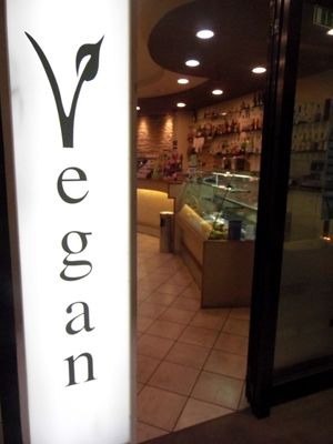 L'ingresso dice quello che preferiamo proporre, anche se le alternative per i più  ostici non vegani ci sono, spesso vengono ignorate perchè le portate veg sono apprezzate anche da loro. at Insoljto Ristorante in Longiano