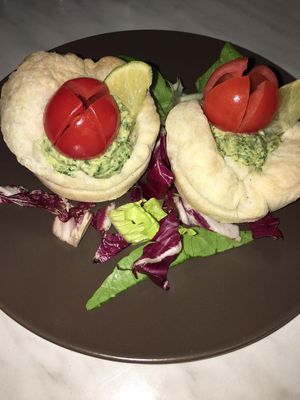 per un'occasione speciale, cestini di sfoglia con hummus at Insoljto Ristorante in Longiano