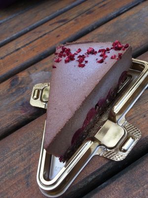 Raw cake at Vegan Bakkal in Istanbul