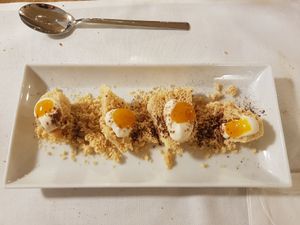 Rocas de chocolate blanco  at Casa Albets in Lladurs