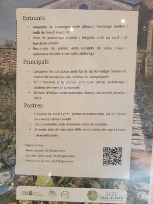 Changing menu at Casa Albets in Lladurs
