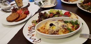 kartoffel-spargelgratin mit (oben links) "kassler" at CarMaVega in Immenstaad