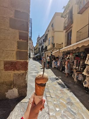 Dark chocolate + peanutbutter flavor at Nonna in Malaga