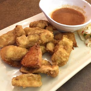 Tofu nuggets with tamarind sauce at Saigon Lotus in Toronto