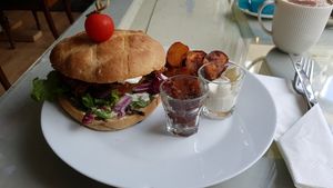 "Pulled pork" jackfruit burger at Spiregarden in Kristiansand