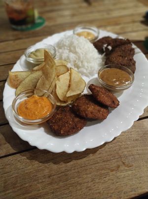 Escalopitas de quinoa&lenteja + salsas at El Sibarita in Lanzarote