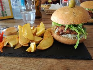 Hamburguesa de lentejas at El Sibarita in Lanzarote