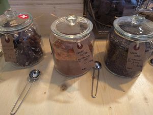 cocoa nips, cocoapowder at Chez Mamie in Zurich