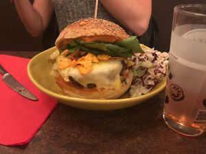 burger vegetarien at Cosmopolis in Bordeaux