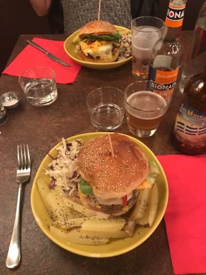 burger Végétalien (Vegan) at Cosmopolis in Bordeaux