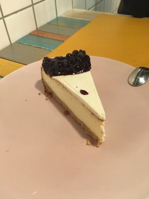 Cheesecake at Alouette in Bucharest