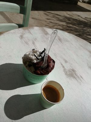 Eis und Espresso at Vivi's Creamery in Ibiza
