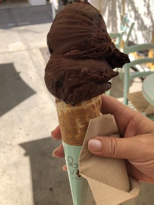 “Normal” sized chocolate with Hawaiian salt- vegan  🙌🏽  at Vivi's Creamery in Ibiza