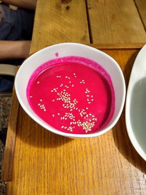 Crema de remolatxa, suc de mandarina i avellanes torrades / beet cream with tangerine juice and tosted hazelnut at Esbioesfera in Cardedeu