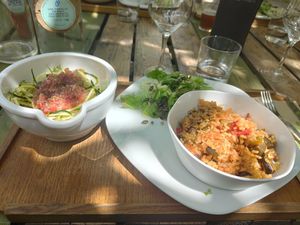 Zoodles y arroz at Esbioesfera in Cardedeu