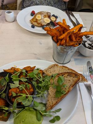 Vegan breakfast and banana pancakes at Wags N Tales in Surbiton