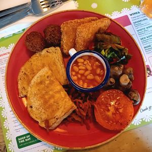 Vegan breakfast at Zapato Lounge in Northampton