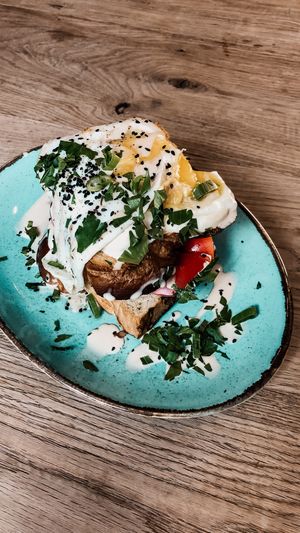 Brioche mit Avocado & Spiegelei at Satt und Glücklich in Kassel