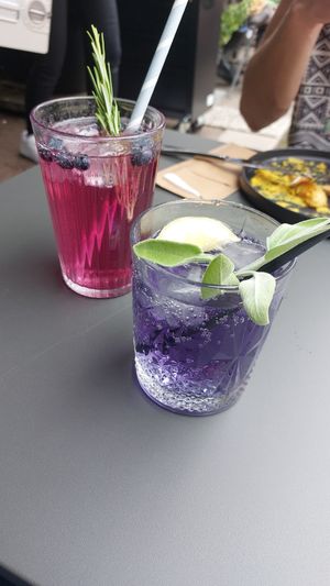 Lavender lemonade and berry lemonade at Satt und Glücklich in Kassel