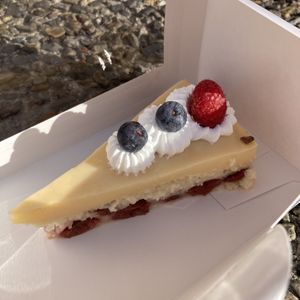 Cherry & vanilla custard cake. Vegan  at Satt und Glücklich in Kassel