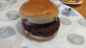 Burguer da Chef at Pop Vegan Food in Sao Paulo