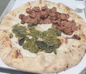 Meia pesto meia calabresa at Pop Vegan Food in Sao Paulo