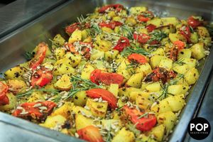 Batata assada com tomate at Pop Vegan Food in Sao Paulo