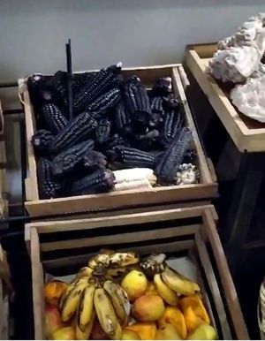 Loja de produtos naturais na entrada at Nuna Raymi in Cusco