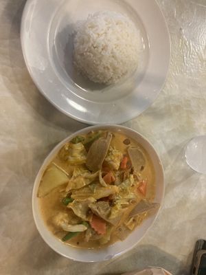 Masamam curry with fake chicken  at Dow Vegan Restaurant in Koh Phi Phi