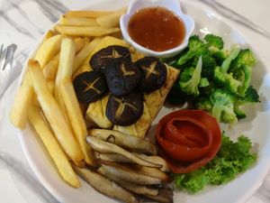 Tofu steak & grilled mushrooms at Dow Vegan Restaurant in Koh Phi Phi