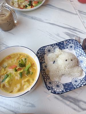 Curry and cute rice bunny  at Dow Vegan Restaurant in Koh Phi Phi