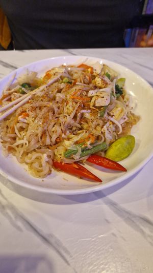 pad thai with tofu at Dow Vegan Restaurant in Koh Phi Phi