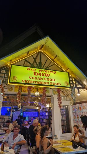 clear sign for vegans at Dow Vegan Restaurant in Koh Phi Phi