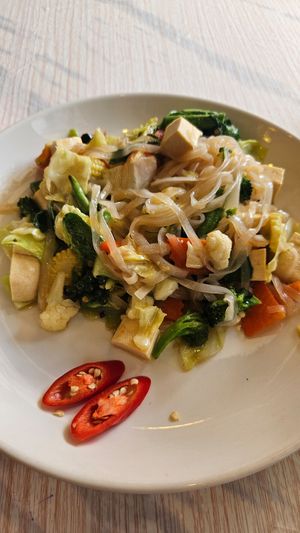 Vegetables with Tofu and Pad Thai noodels at Dow Vegan Restaurant in Koh Phi Phi