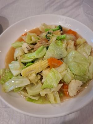 Vegetables without tofu at Dow Vegan Restaurant in Koh Phi Phi