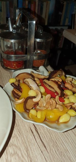 Oil free at Dow Vegan Restaurant in Koh Phi Phi