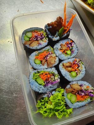 Refreshing sushi roll ~ Circuit Breaker Period Phase 3 at Simple Food 煜星素 in Central Singapore