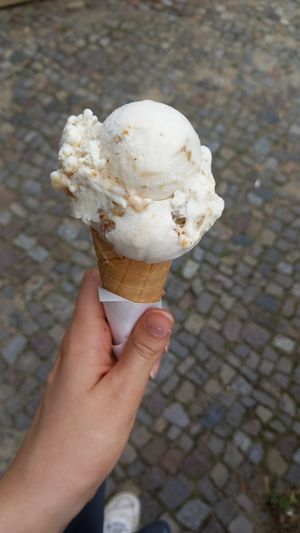 banana pecan ice cream 2,80€ at Tribeca Ice Cream in Berlin