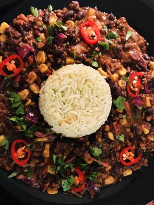 Vegan delicious chili  at Mundano Baleal in Ferrel