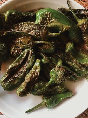 Pimento padrão - pan seared baby peppers  at Mundano Baleal in Ferrel