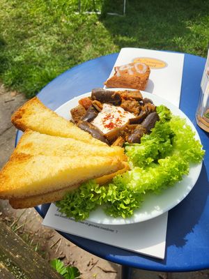 Zaalouk met griesmeelpuntjes at De Zeeuwse Hemel in Zierikzee