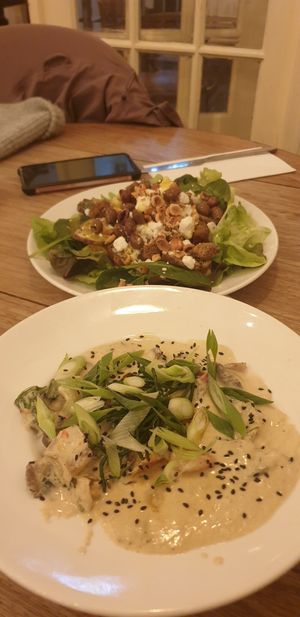 Indian mushroom coconut curry and an original salad with Jerusalem artichoke or sunchoke. at De Zeeuwse Hemel in Zierikzee