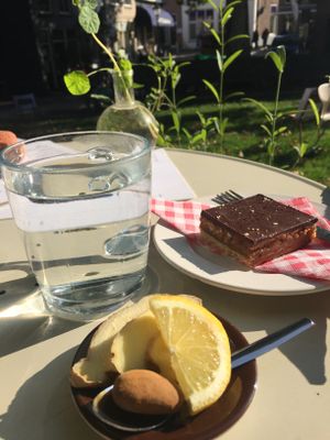 Fresh Ginger Tea and a vegan caramel dessert at De Zeeuwse Hemel in Zierikzee