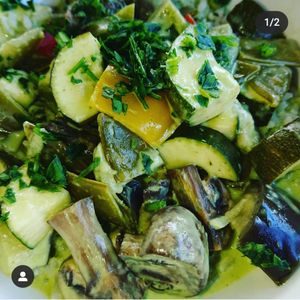 grüneG Curry mit Zucchini, Aubergine, Zuckerschoten, Champignons, Paprika und Reis. at Rosmarie in Aalen