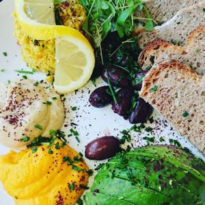 Orientalischen Frühstücksschmaus (auf Nachfrage in vegan möglich) at Rosmarie in Aalen