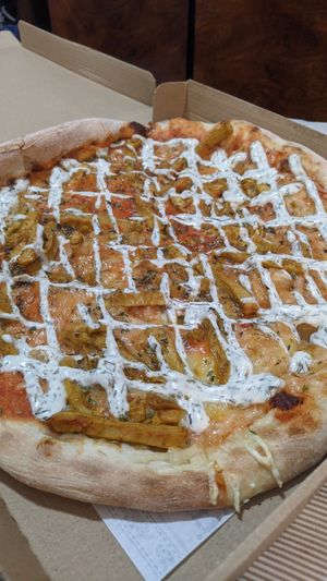 New Pizza Vegana Sahar. I really loved it. Nice herbs and spices combined on a shwarma style pizza. at Pizzeria La Faina in Malaga