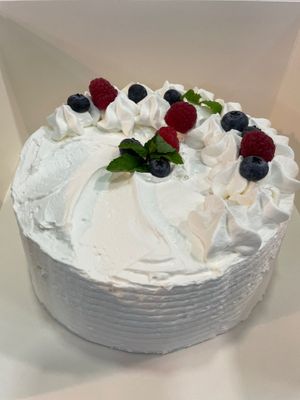 Tartas de cumpleaños 💯🌱 at Pizzeria La Faina in Malaga