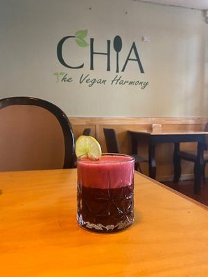 Drink sem álcool com maiz morado, maçã.. MUITO GOSTOSO e refrescante at Chia Vegan Restaurant in Cusco